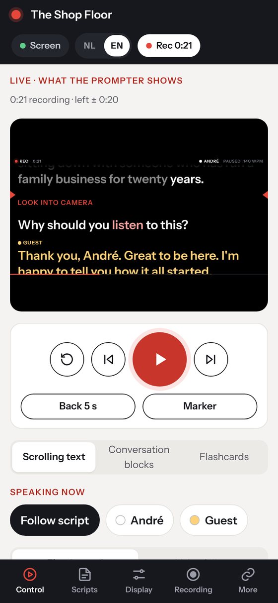 The control screen on a phone with the live preview, the large start button and the speaker buttons.